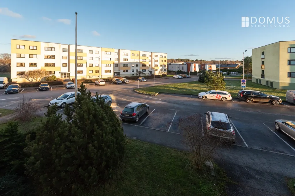 Exterior - Apartment with Open Plan Kitchen in Peetri, Rae