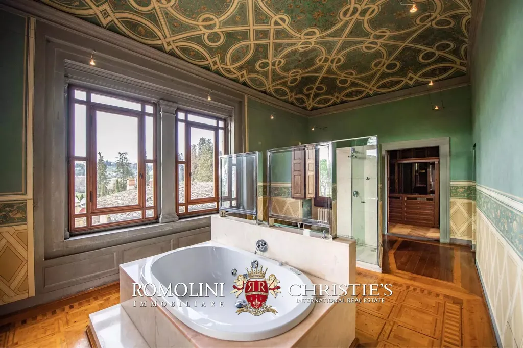 Salles de bain - Historic Villa with Panoramic Views near Florence