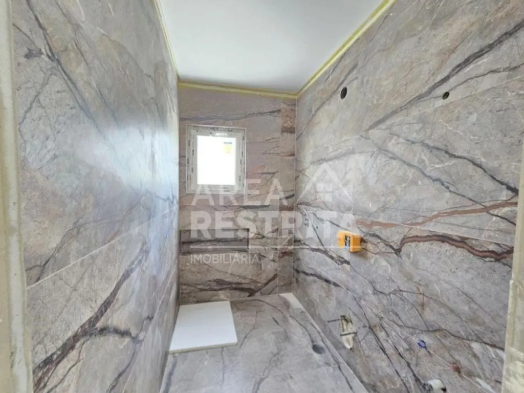 Bathrooms - Contemporary Semidetached House in Seixal