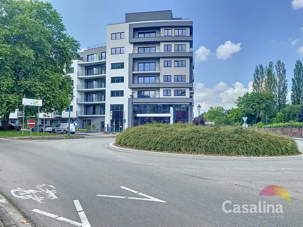 Esterno - Corner Retail Unit in Evere