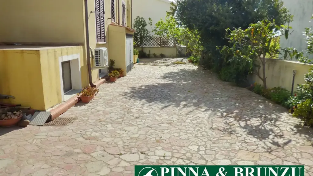 Välivaade - Villa with 8 Apartments in Siniscola