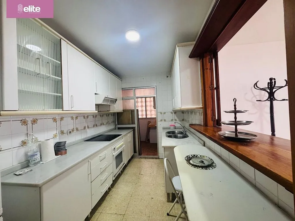 Cucina - Four-Bedroom Flat with Lift in West District