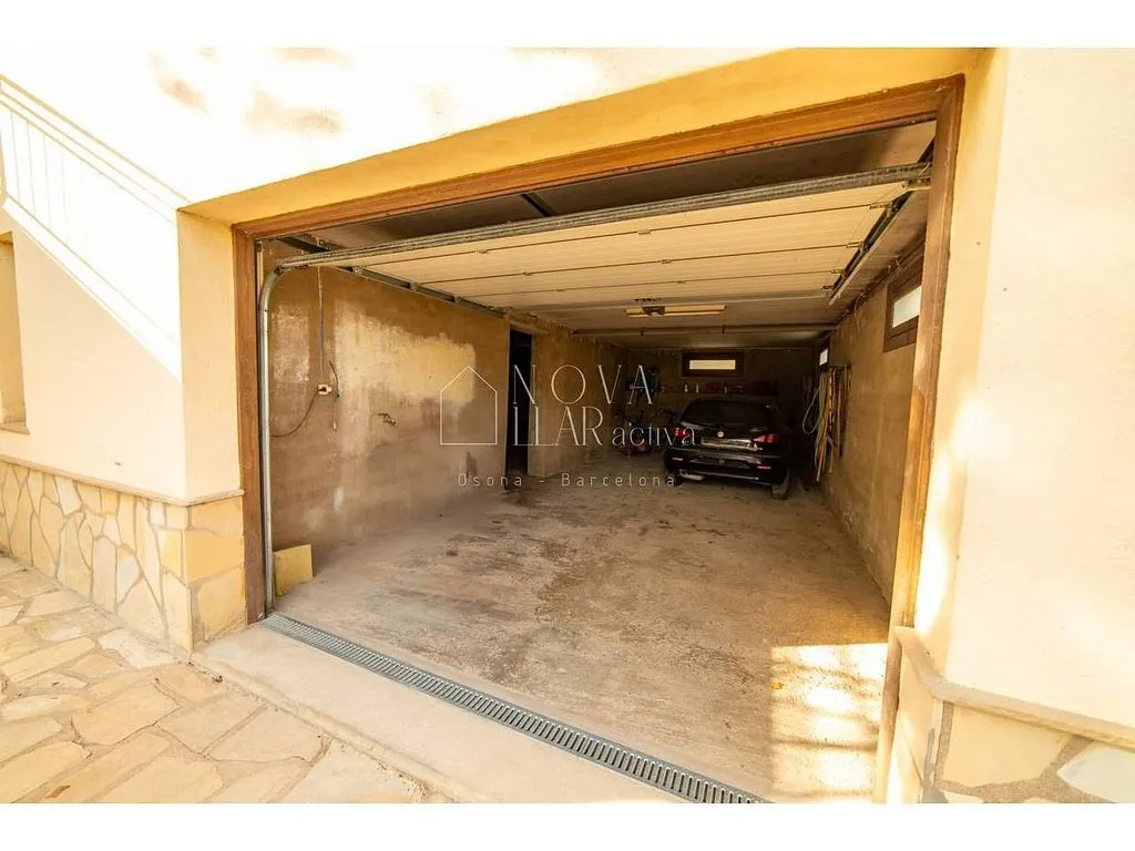 Garage - Chalet with Terrace and Garage in Tona