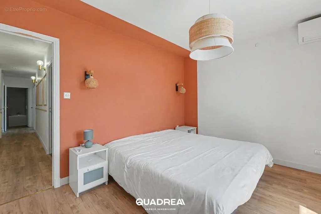 Bedrooms - Spacious House with Pool in Gratentour