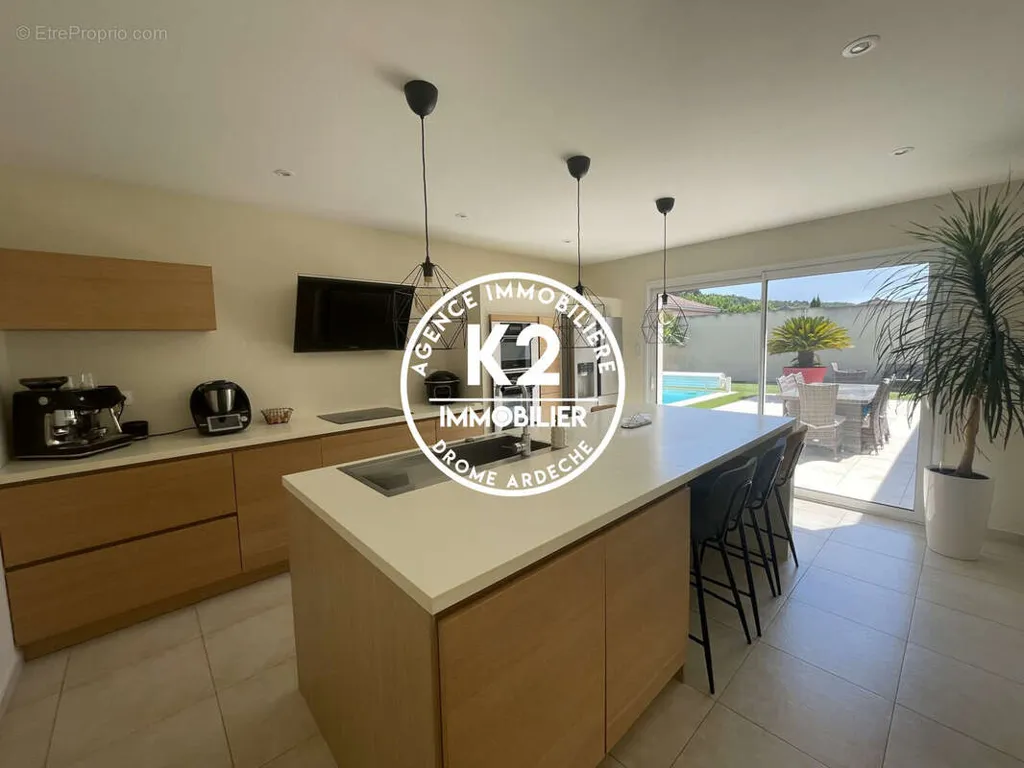 Cucina - Contemporary Villa with Pool in Montélimar