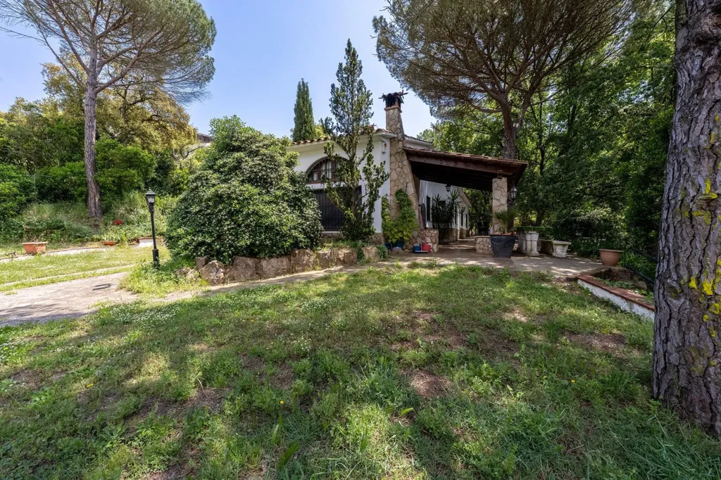 Jardin - Classic Style Villa with Pool in Caldes de Malavella