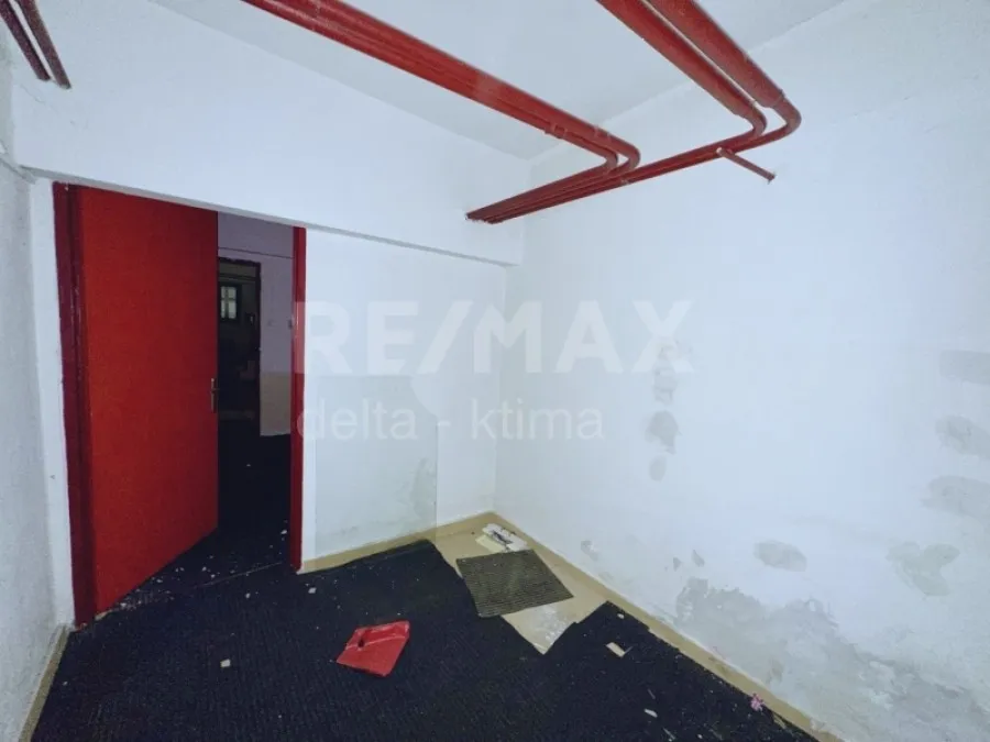 Pièces - Semi-Basement Flat with Garden in Larissa