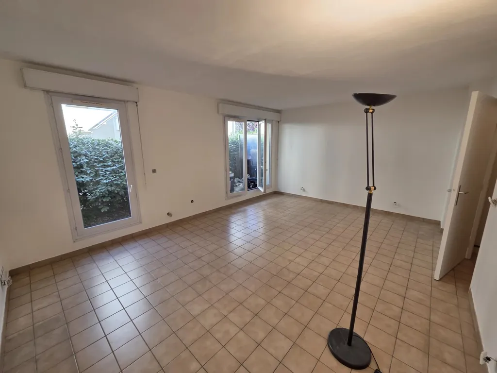 Séjour - Studio avec Balcon et Parking à Etienne Ventenat