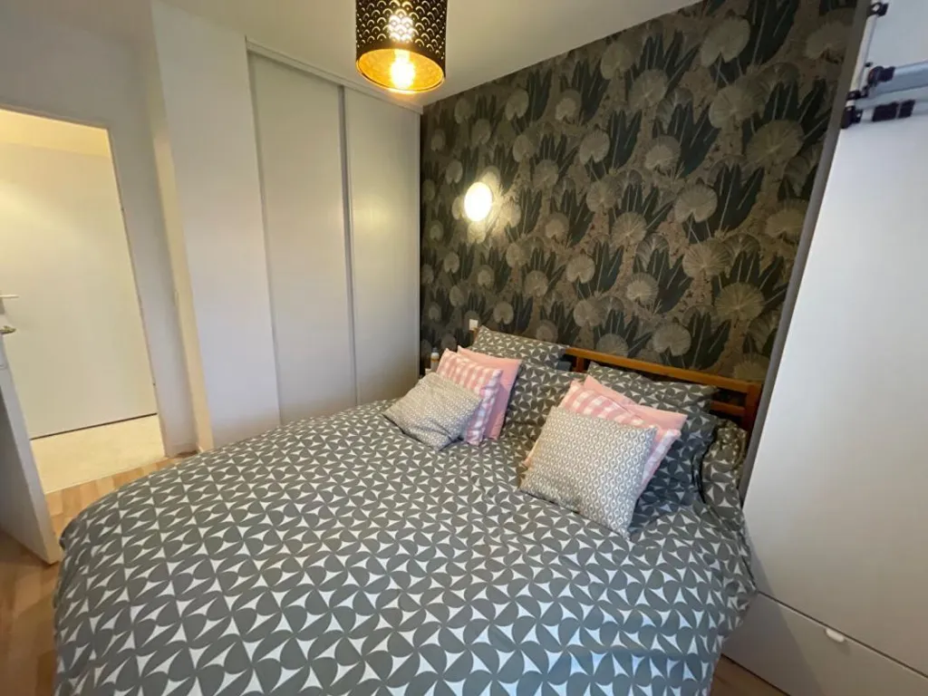 Chambres - Appartement 3 Pièces avec Vue Village à Saint-Arnoult