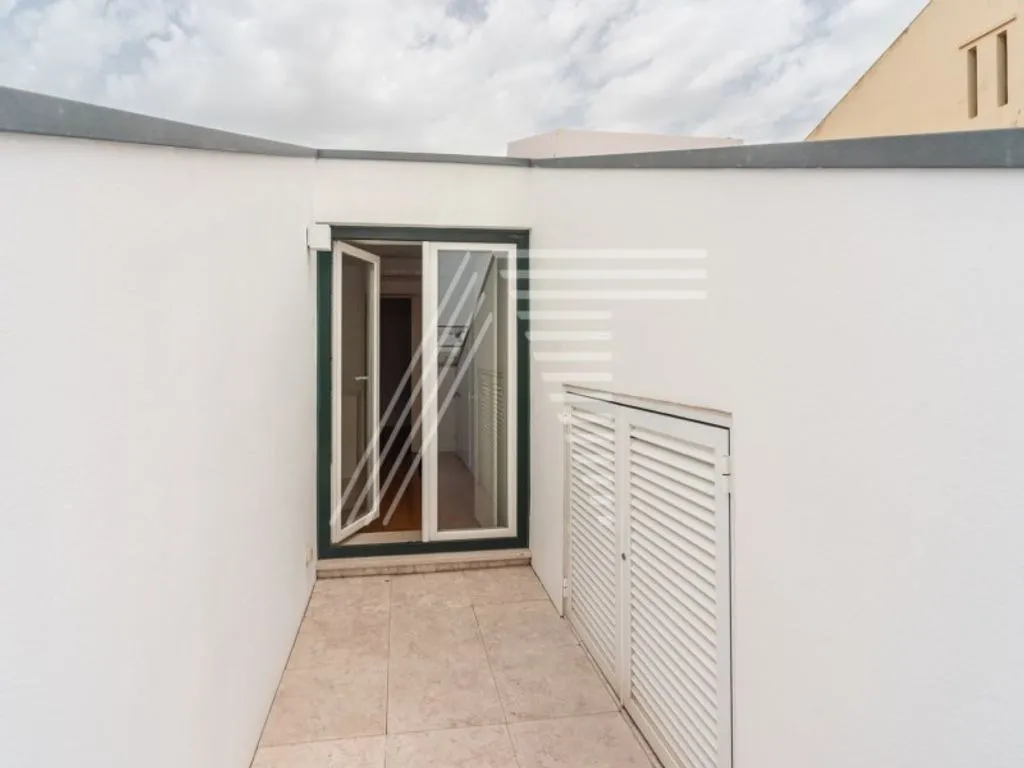 Aed - Luxury Duplex Flat with Panoramic View in Lisbon