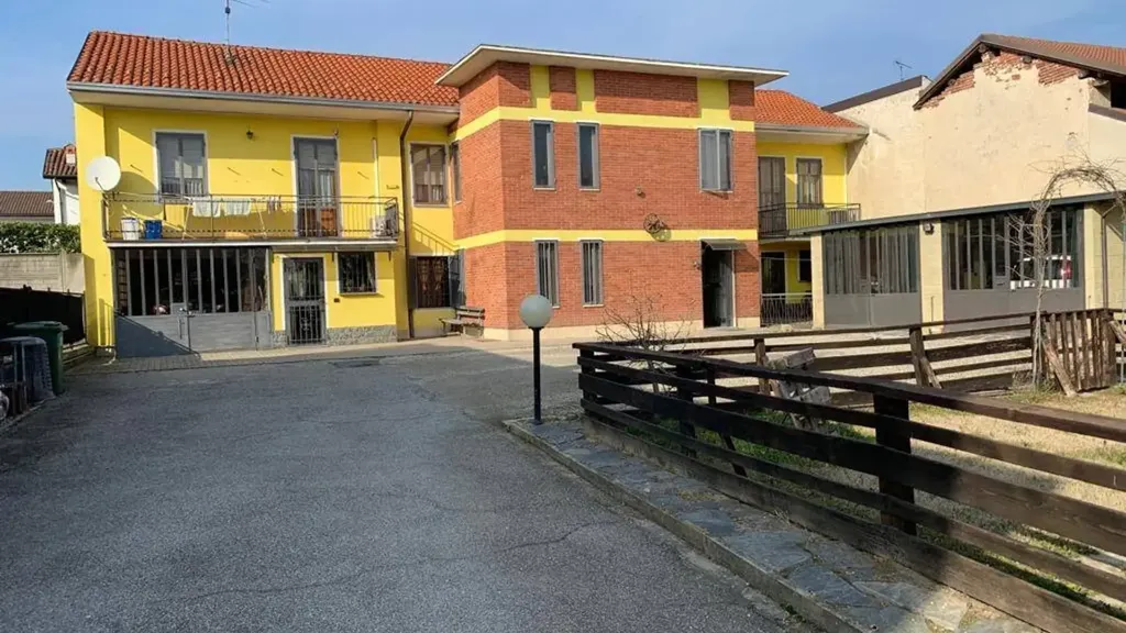 Exterior - Villa with Garden near Vigevano