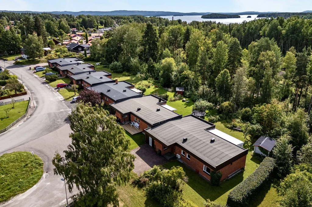 Õhuvaade - Modernised Bungalow with Garden in Falun