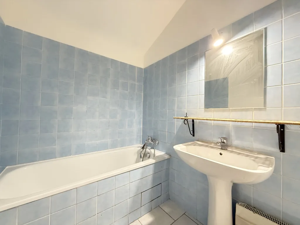Vannitoad - Duplex Flat with Parking in Central Location