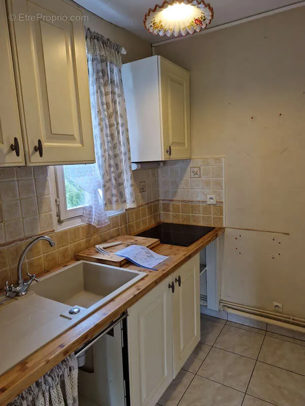 Köök - Secure Apartment with Balcony in La Roche Posay