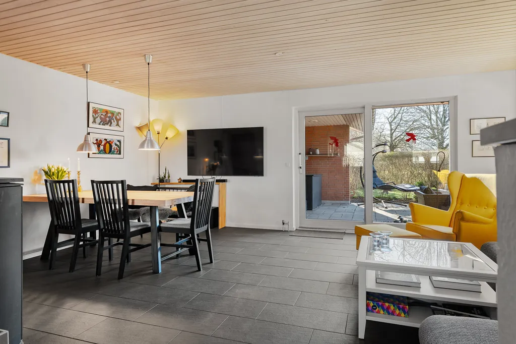Salle à manger - 1-Plan Villa with South-Facing Terrace in Quiet Area