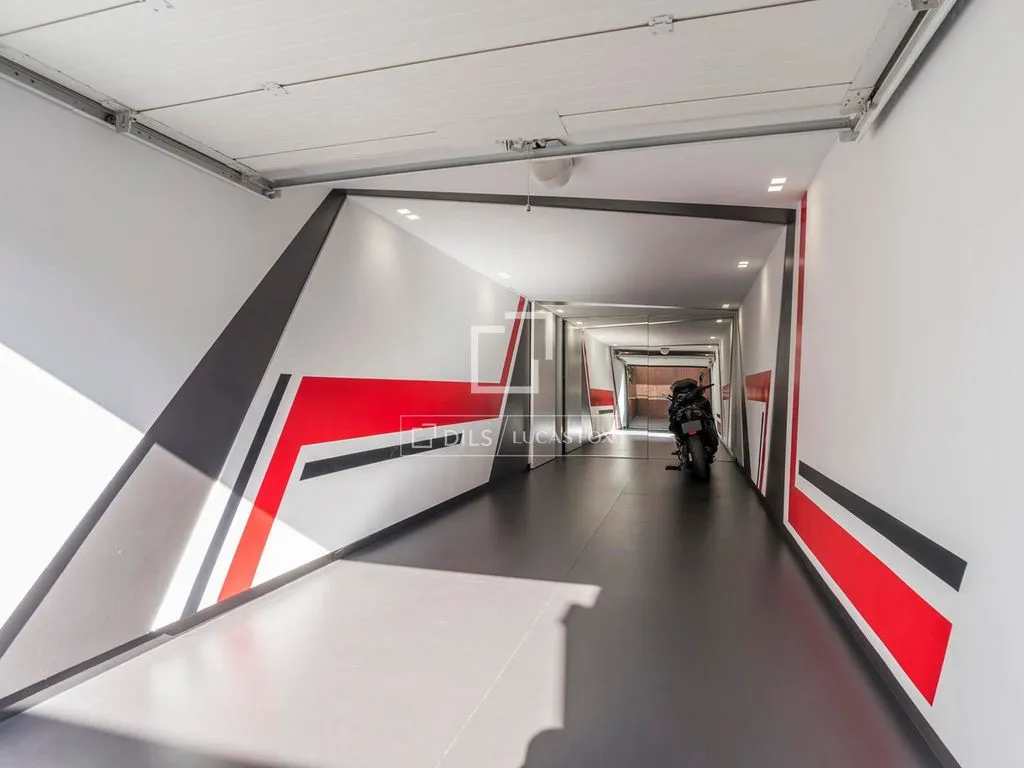 Garage - Mudéjar Villa with Pool in Central Madrid