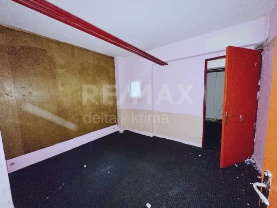 Pièces - Semi-Basement Flat with Garden in Larissa