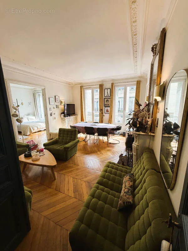 4-room apartment in Paris-10e