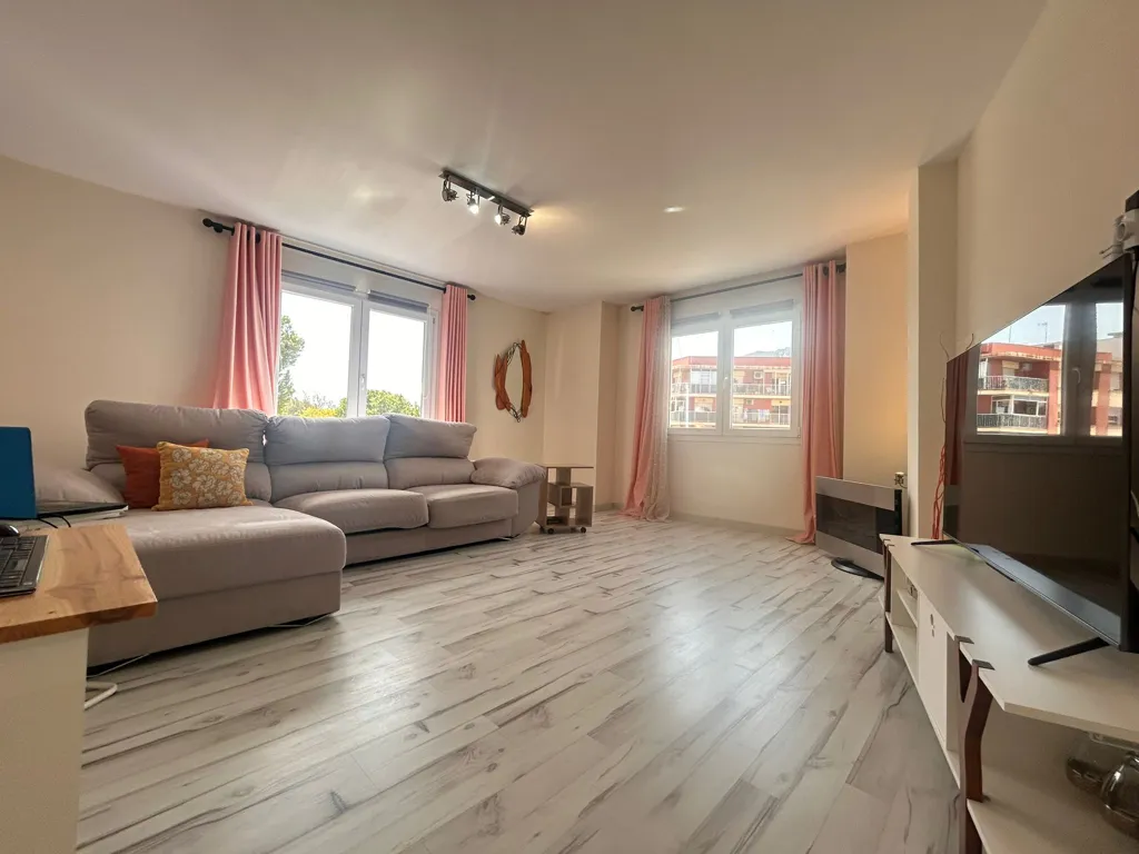 Séjour - Renovated Apartment with Terrace in Urban Centre