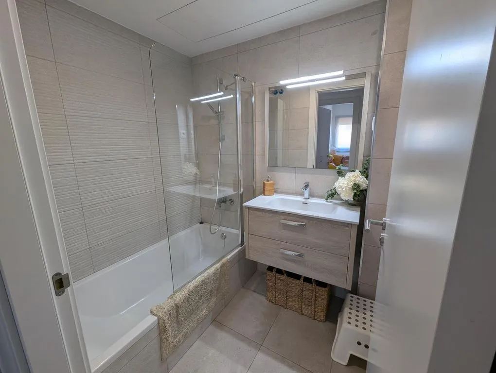 Salles de bain - Duplex Flat with Jacuzzi Terrace in Badalona