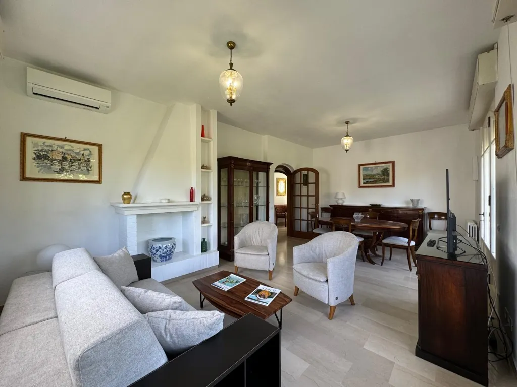 Séjour - Villa Portion with Garden in Forte Dei Marmi