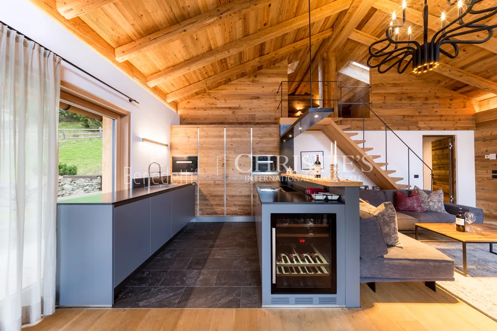 Elutuba - Luxury Chalet with Ski-in/Ski-out in Olang