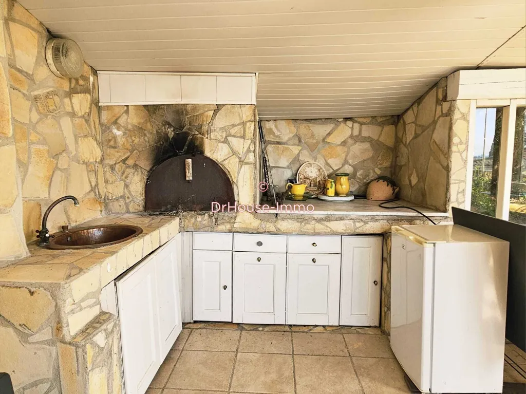 Cuisine - Maison avec Piscine et Vue à Marseille-13e