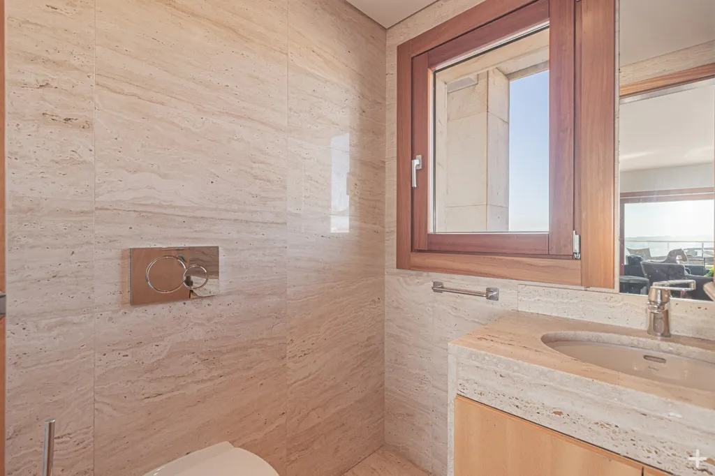 Salles de bain - Duplex Apartment with Tejo View in Lisbon