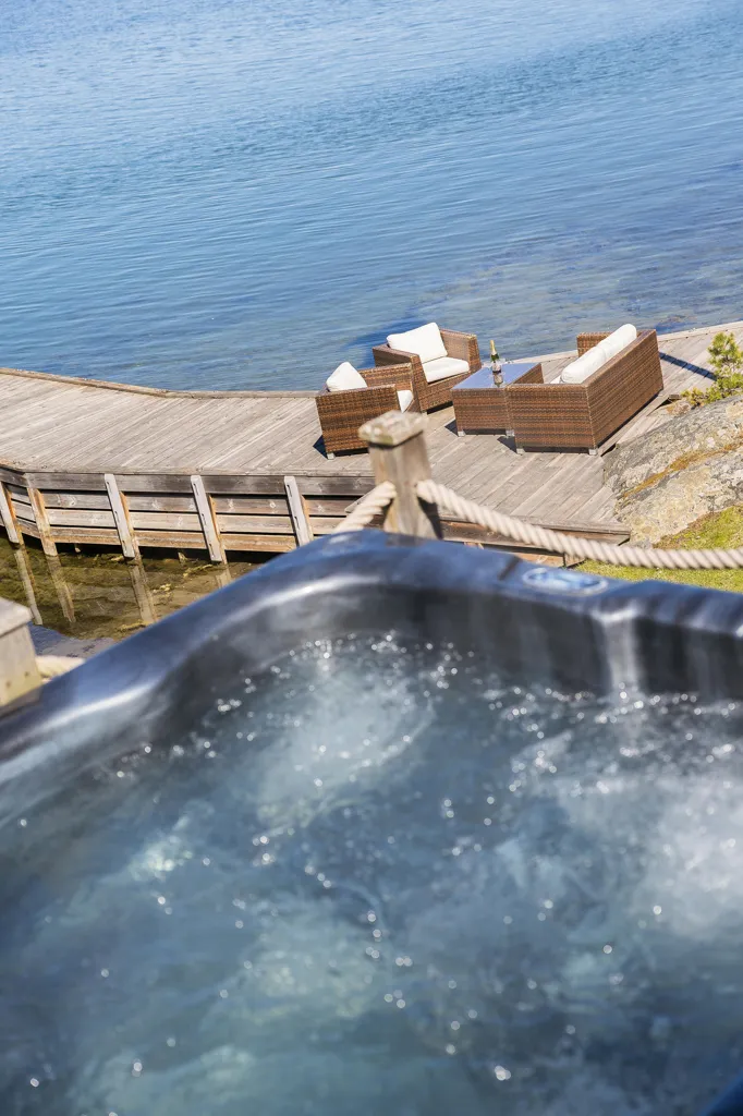 Terrasse - Modern House with Seafront in Tjust Archipelago