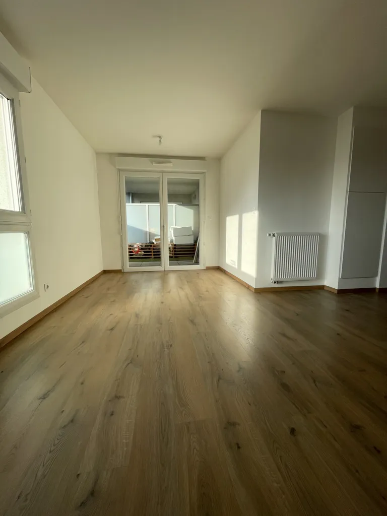 Séjour - Appartement 3 Pièces avec Terrasse à Bouguenais