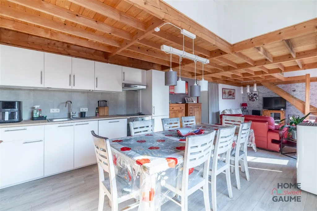 Salle à manger - Immeuble Mixte avec Espace Commercial à Saint-Mard