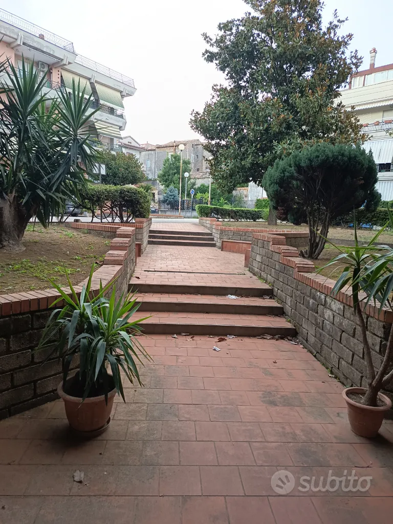 Jardin - Apartment with Triple Aspect in Teano
