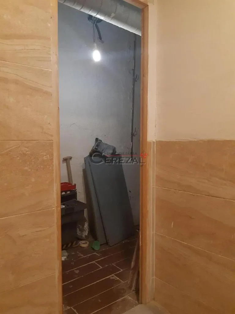 Esik - Local with 30 m² in Vélez-Málaga