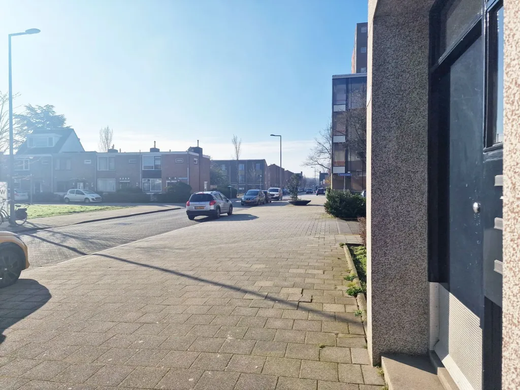 Välivaade - 3-Bedroom Apartment with Balcony in Charlois