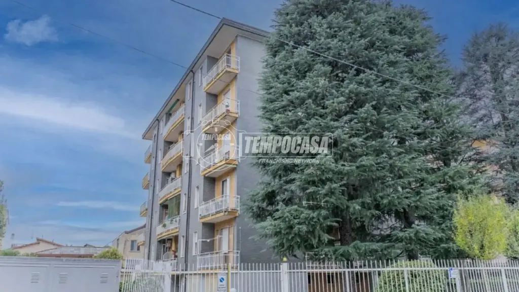 Välivaade - Triplex in Centre with Balcony in Sedriano