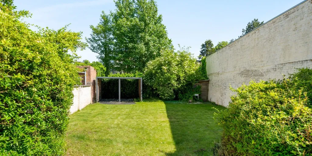 Aed - Charming House with Garden in Bruges