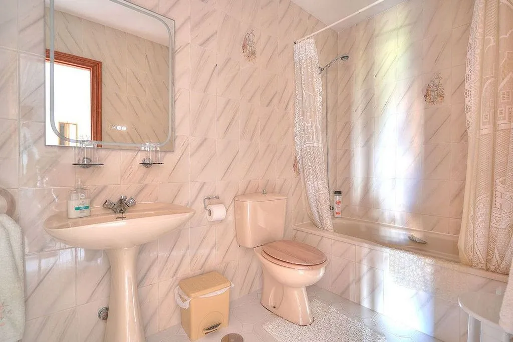 Vannitoad - Corner Semi-Detached House with Pool in Mijas Golf