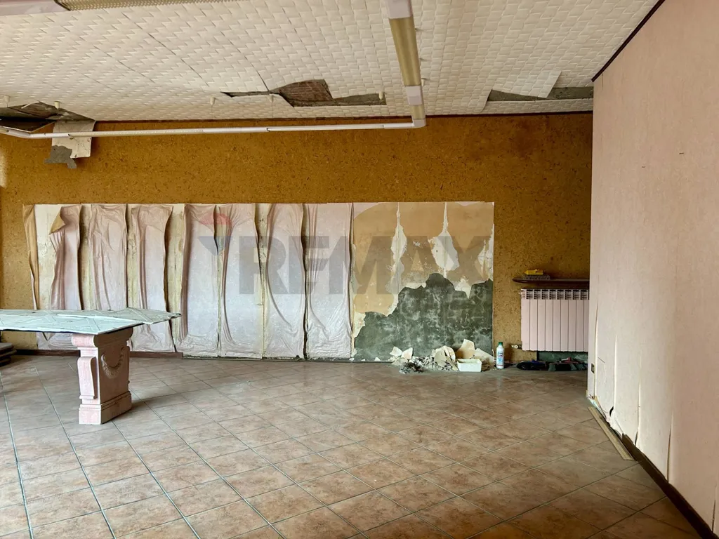 Pièces - Commercial Space with Terraces in Lovere