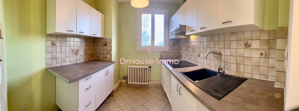 Köök - Ground Floor Flat with Private Garden in Saint-Martin d'Étampes