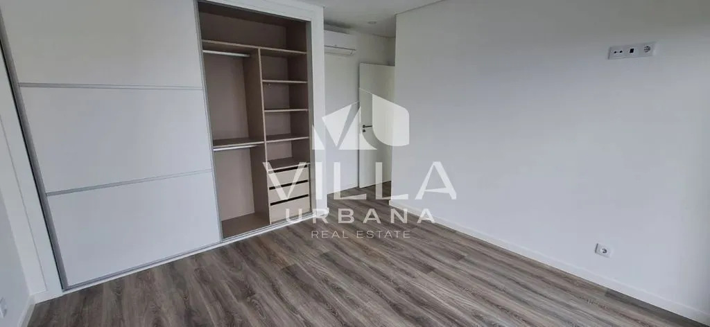 Pièces - Luxury House with Pool in Charneca da Caparica