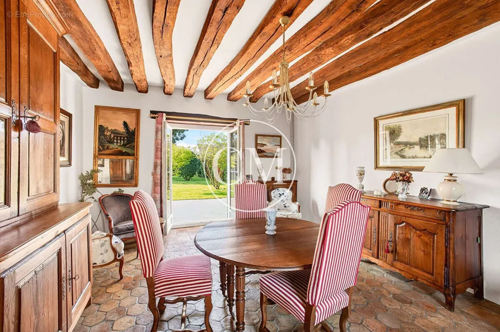 Salle à manger - Maison Ancienne Rénovée au Centre Ville du Perray-en-Yvelines