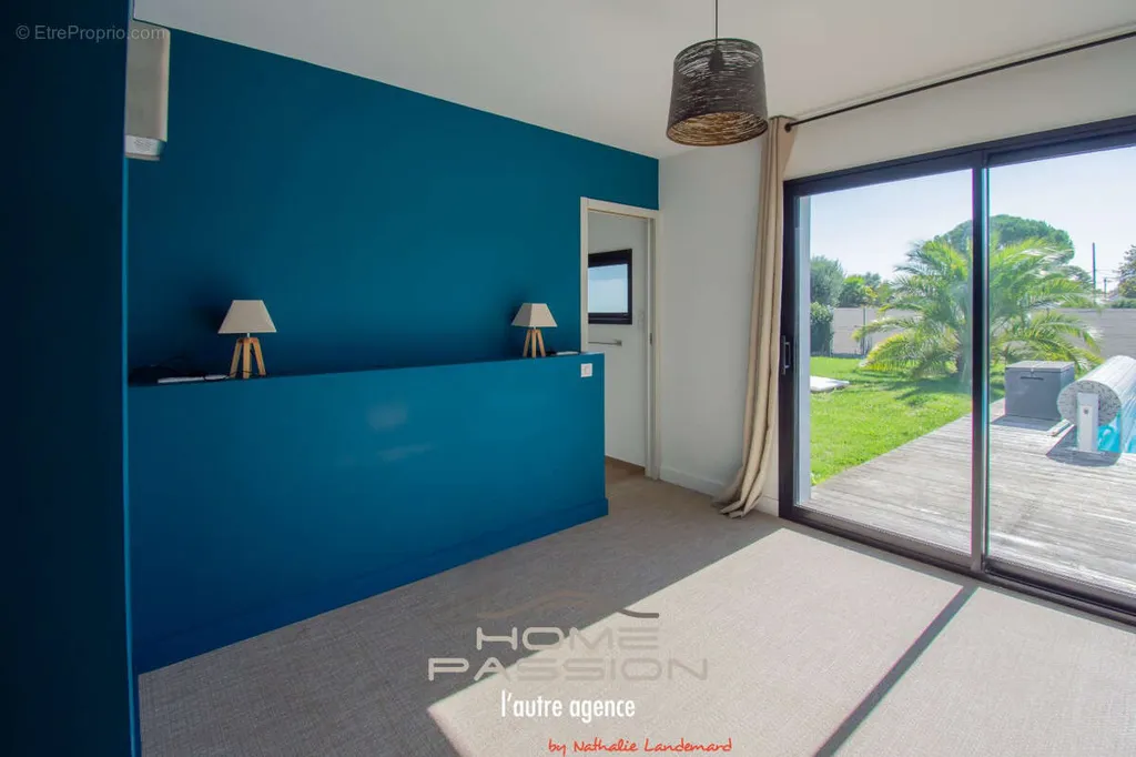 Maison 8 pièces à Cozes
