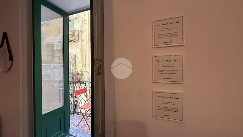 Ingresso - Triplex with Balcony in Palermo Centre