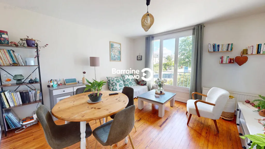 Séjour - Appartement Lumineux 4 Pièces à Morlaix