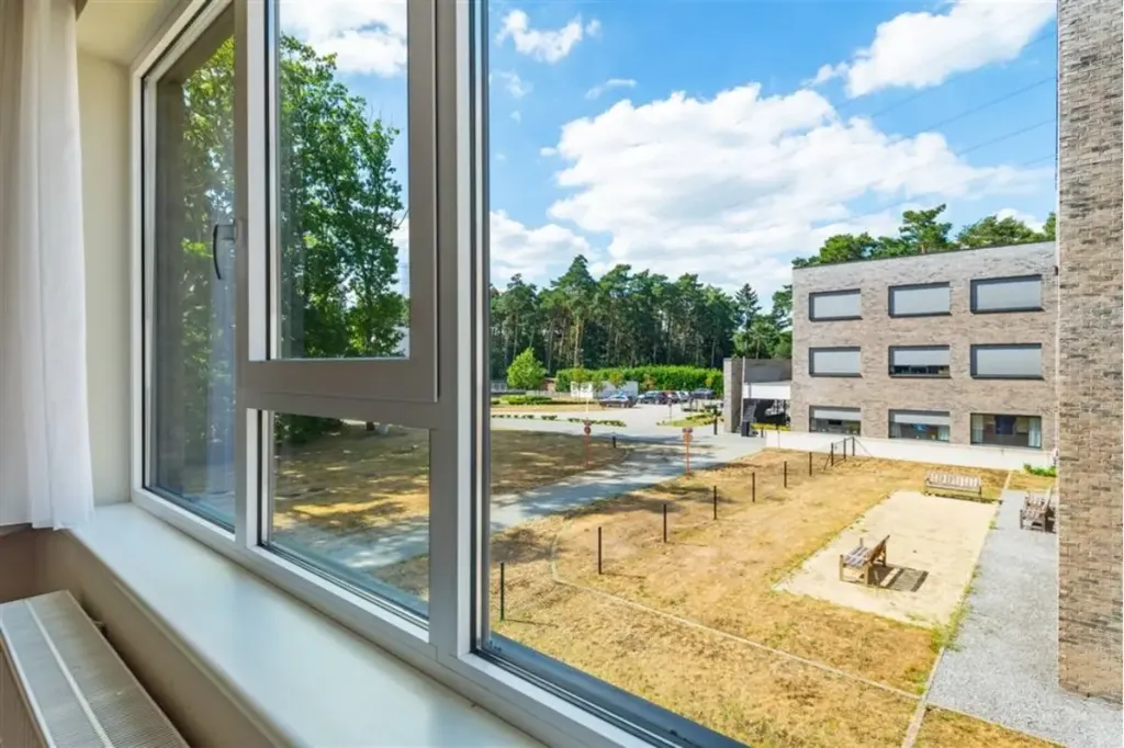 Balcon - Appartement avec Vue Est et Garage à Grobbendonk