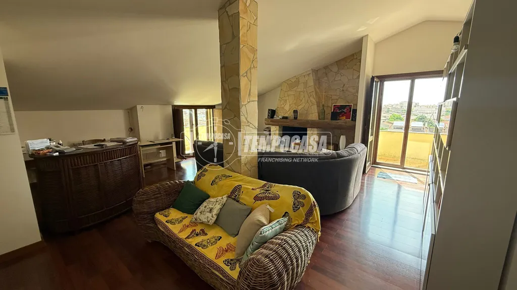 Elutuba - Spacious 2-Bedroom with Balcony in Oristano