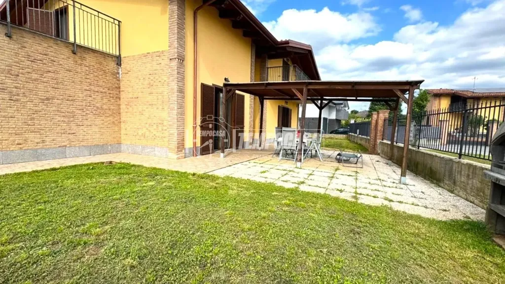 Aed - Modern Villa with Garden in Druento