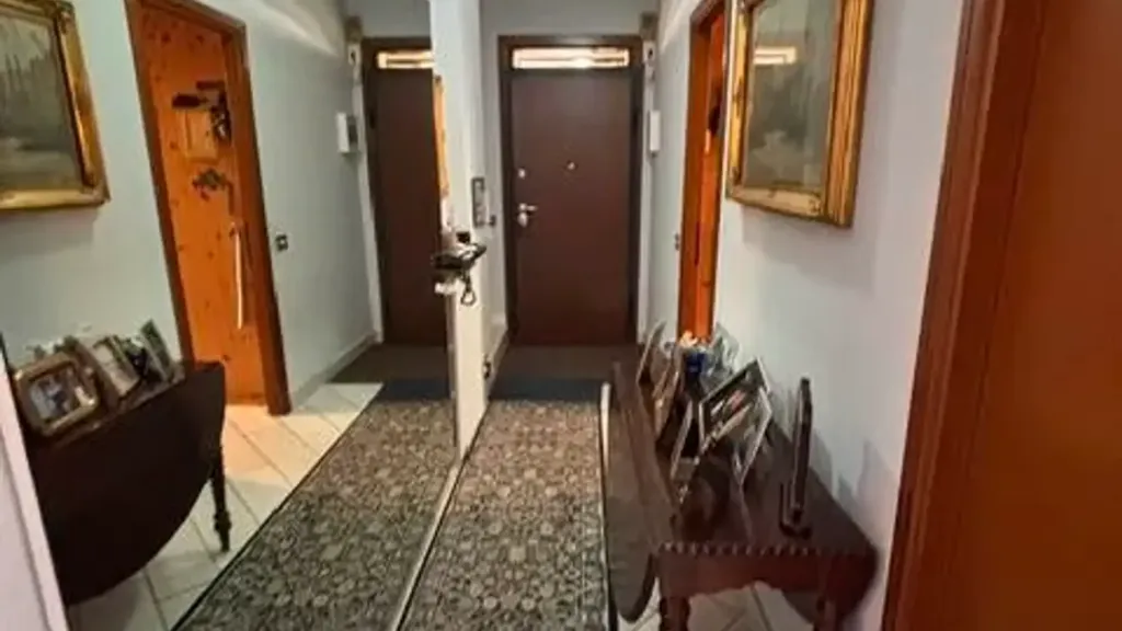 Hallway - Villa with Garden in Vigevano
