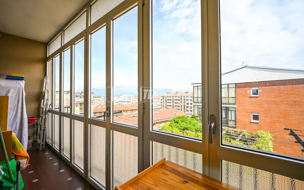 Rõdu - Panoramic Apartment with Balconies in Collegno