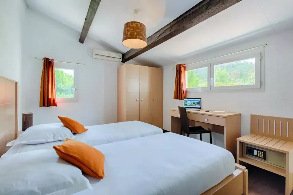Chambres - Appartement avec Piscine à Mandelieu